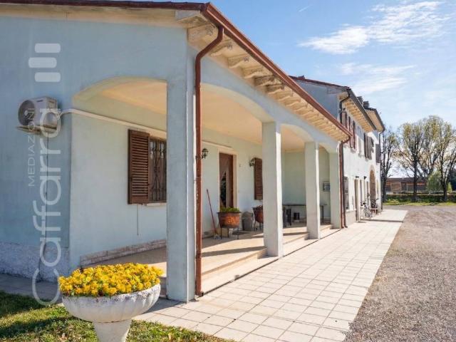 Villa Indipendente in vendita a Volta Mantovana, Lombardia