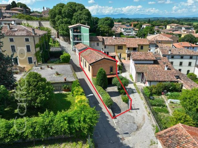 Villa Indipendente in vendita a Volta Mantovana, Lombardia