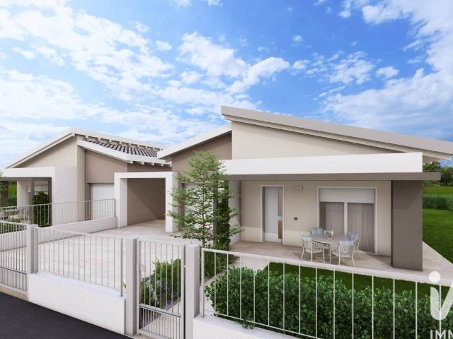 Villa Indipendente in vendita a Volta Mantovana, Lombardia
