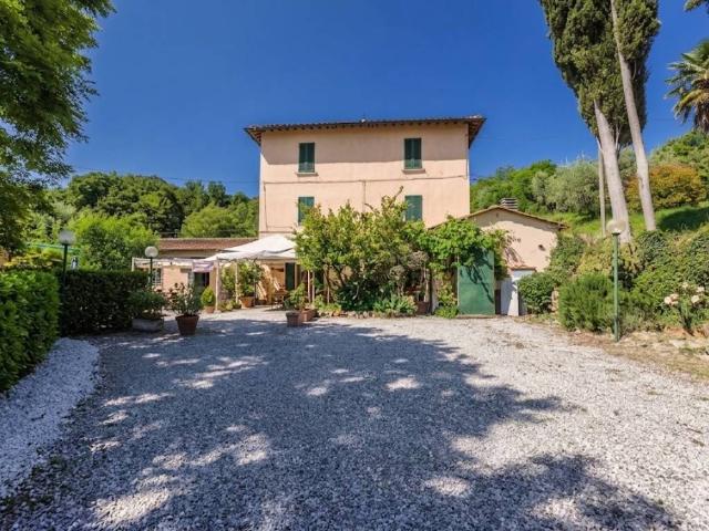 Villa Indipendente in vendita a Volterra, Toscana