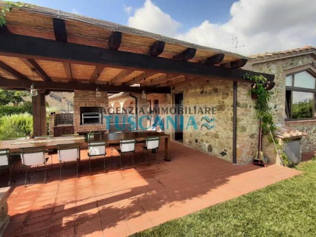 Villa Indipendente in vendita a Volterra, Toscana