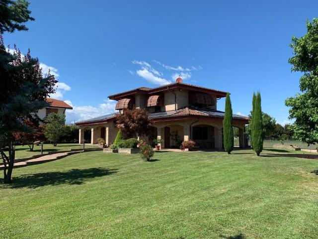 Villa Indipendente in vendita a Gerbole, Piemonte