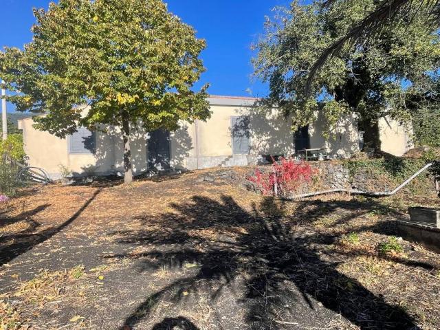 Villa Indipendente in vendita a Zafferana Etnea, Sicilia