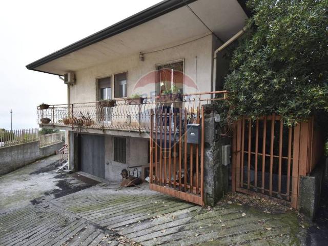 Villa Indipendente in vendita a Zafferana Etnea, Sicilia
