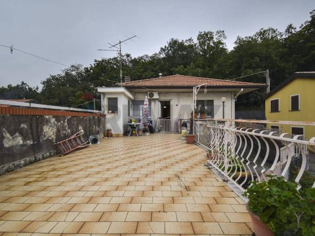 Villa Indipendente in vendita a Zafferana Etnea, Sicilia