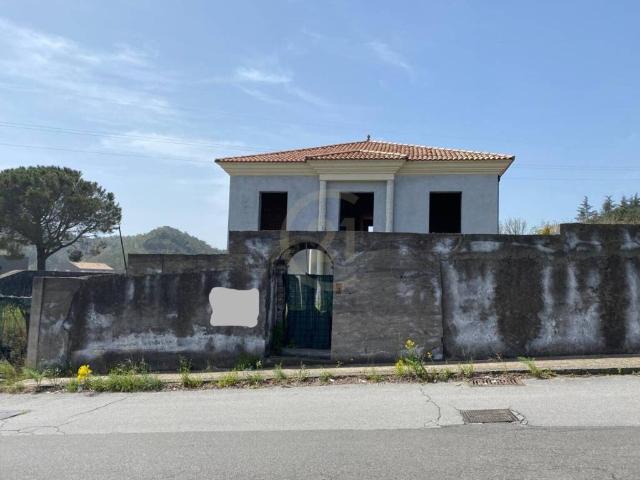 Villa Indipendente in vendita a Zafferana Etnea, Sicilia