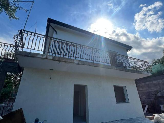 Villa Indipendente in vendita a Passopomo, Zafferana Etnea