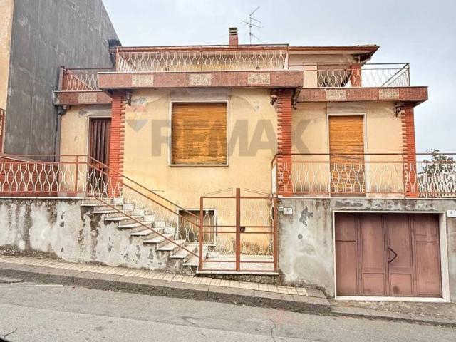 Villa Indipendente in vendita a Zafferana Etnea, Sicilia