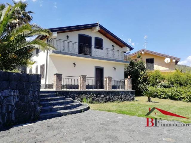 Villa Indipendente in vendita a Poggiofelice, Zafferana Etnea