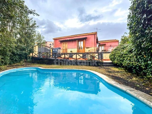 Villa Indipendente in vendita a Zafferana Etnea, Sicilia