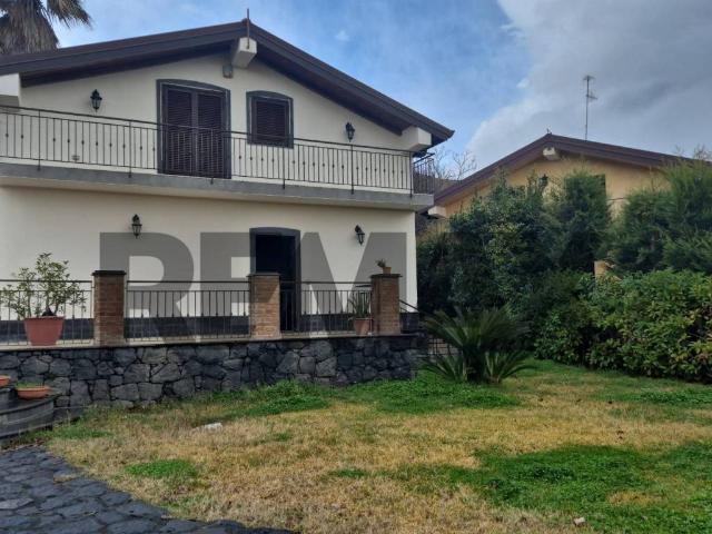 Villa Indipendente in vendita a Poggiofelice, Zafferana Etnea