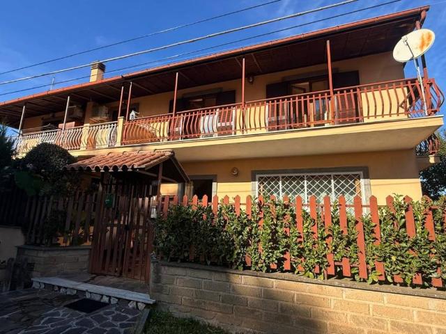 Villa Indipendente in vendita a Roma Capitale, Lazio