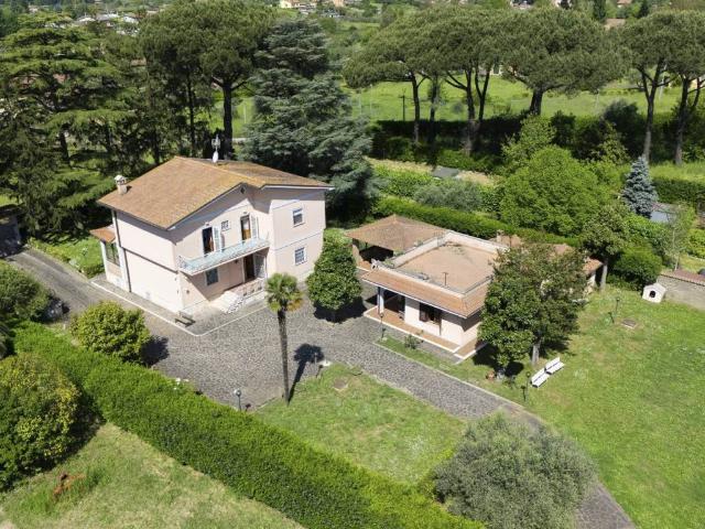 Villa Indipendente in vendita a Roma Capitale, Lazio