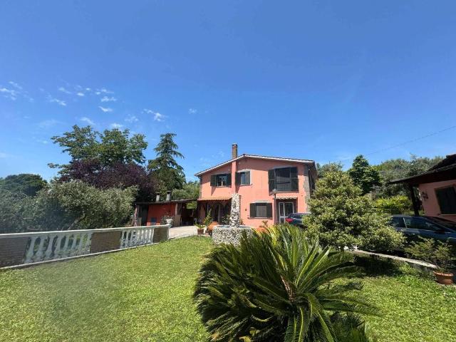 Villa Indipendente in vendita a Roma Capitale, Lazio