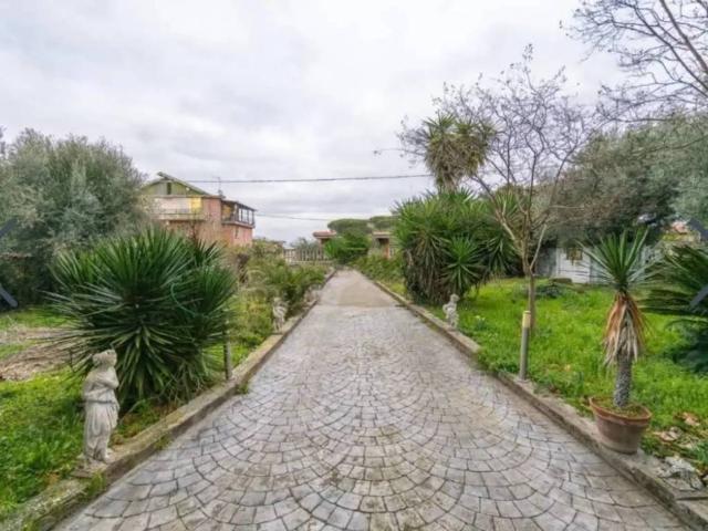 Villa Indipendente in vendita a Borgo San Martino, Roma Capitale
