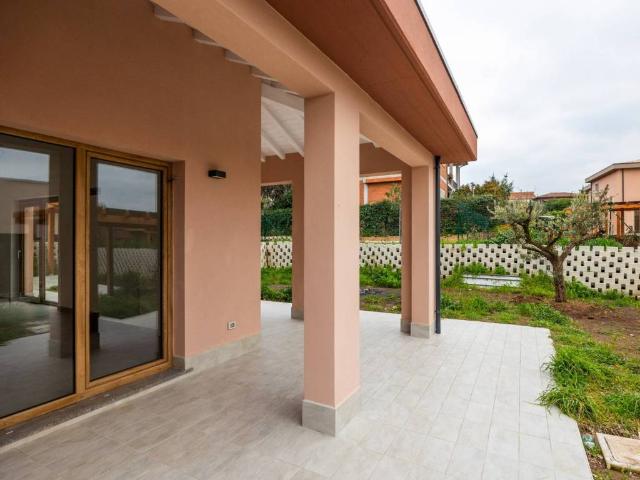 Villa Indipendente in vendita a Borgo San Martino, Roma Capitale