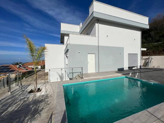 Villa Indipendente in vendita a Calabria, Vibo Valentia