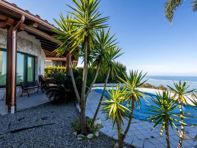 Villa Indipendente in vendita a Calabria, Vibo Valentia