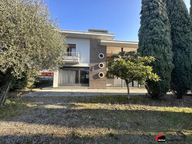 Villa Indipendente in vendita a Zanè, Veneto