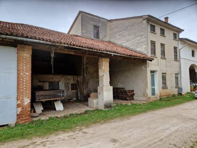 Villa Indipendente in vendita a Zanè, Veneto