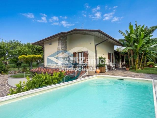 Villa Indipendente in vendita a Zanica, Lombardia
