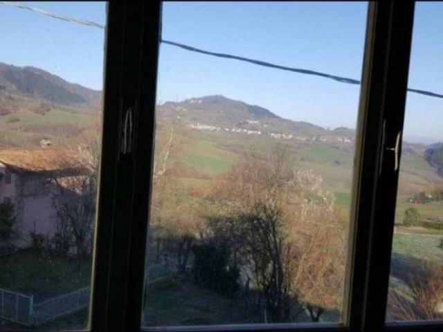 Villa Indipendente in vendita a Zavattarello, Lombardia