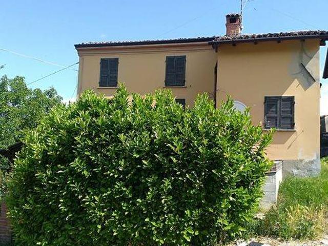 Villa Indipendente in vendita a Zavattarello, Lombardia