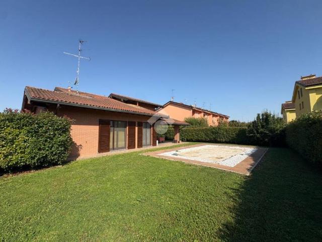 Villa Indipendente in vendita a Zeccone, Lombardia
