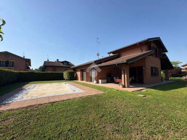 Villa Indipendente in vendita a Zeccone, Lombardia