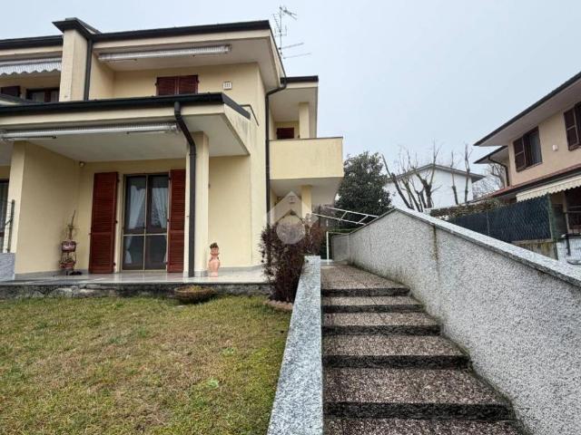 Villa Indipendente in vendita a Zeccone, Lombardia