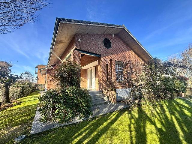 Villa Indipendente in vendita a Zeccone, Lombardia
