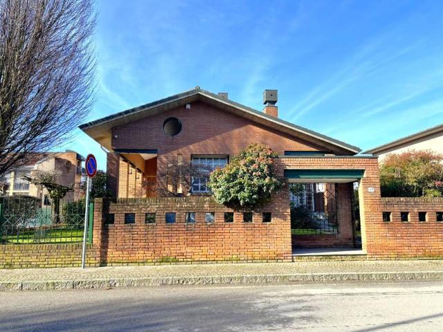 Villa Indipendente in vendita a Zeccone, Lombardia
