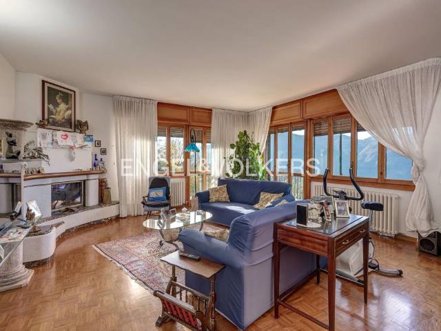 Villa Indipendente in vendita a Zelbio, Lombardia