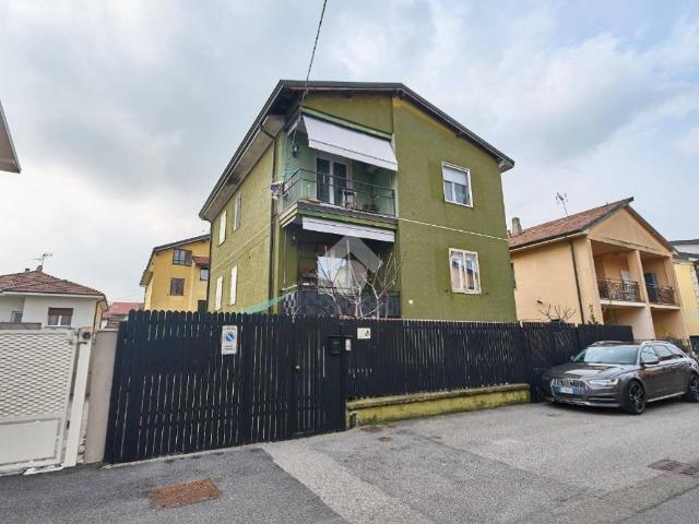 Villa Indipendente in vendita a Zelo Buon Persico, Lombardia