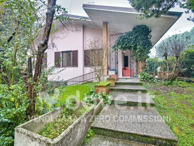 Villa Indipendente in vendita a Zelo Buon Persico, Lombardia