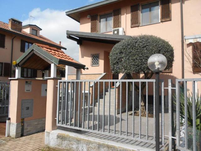 Villa Indipendente in vendita a Zelo Buon Persico, Lombardia