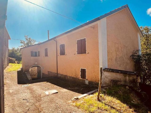 Villa Indipendente in vendita a Zerba, Reggio Emilia