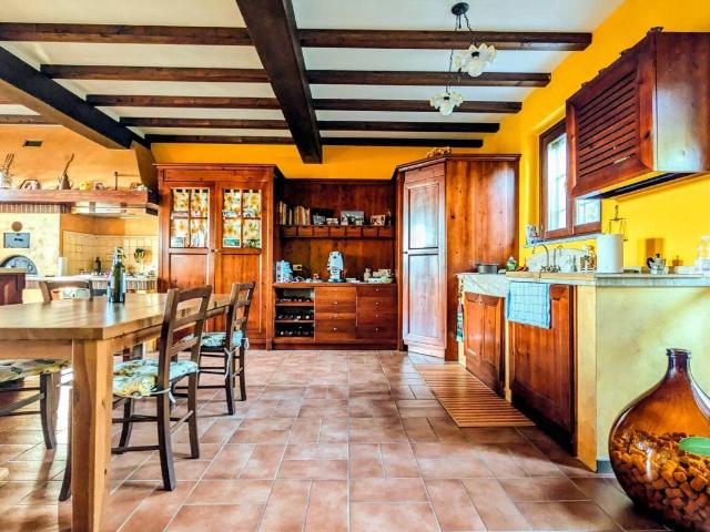 Villa Indipendente in vendita a Zerbolò, Lombardia