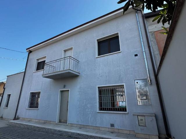 Villa Indipendente in vendita a San Giovanni Lupatoto, Veneto