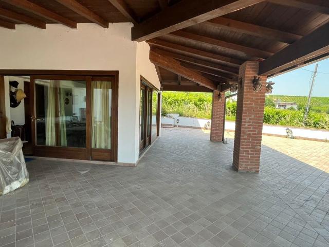 Villa Indipendente in vendita a Ziano Piacentino, Reggio Emilia