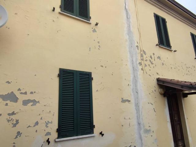 Villa Indipendente in vendita a Ziano Piacentino, Reggio Emilia