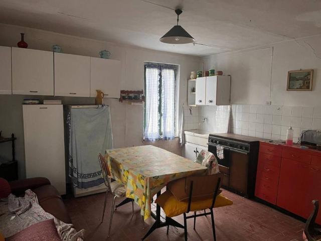 Villa Indipendente in vendita a Ziano Piacentino, Reggio Emilia