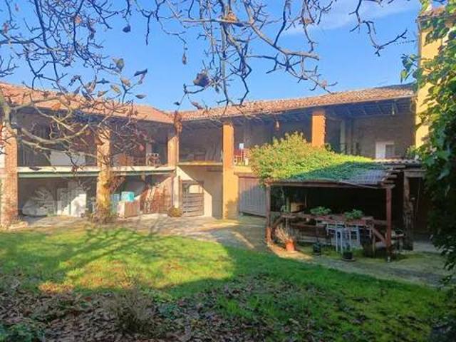 Villa Indipendente in vendita a Ziano Piacentino, Reggio Emilia