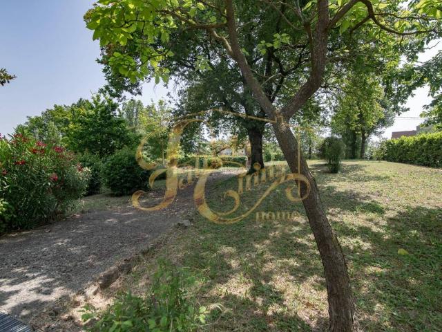 Villa Indipendente in vendita a Casa Lavelli, Ziano Piacentino