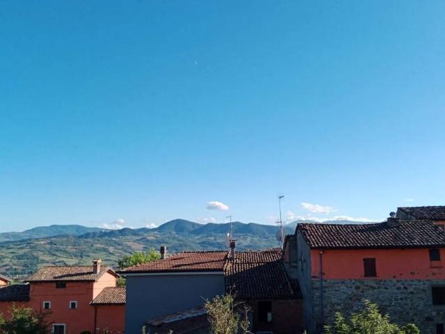 Villa Indipendente in vendita a Montalbo, Ziano Piacentino