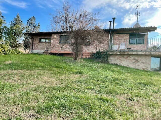 Villa Indipendente in vendita a Ziano Piacentino, Reggio Emilia