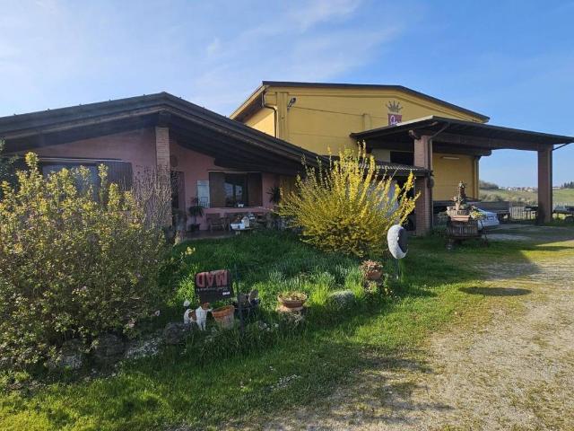 Villa Indipendente in vendita a Seminò, Ziano Piacentino