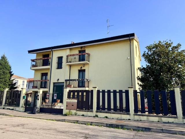 Villa Indipendente in vendita a Unione dei Comuni I Fontanili, Zibido San Giacomo