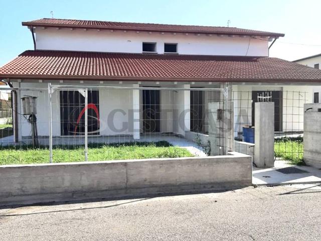 Villa Indipendente in vendita a Zimella, Veneto