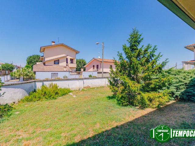 Villa Indipendente in vendita a Zinasco, Lombardia